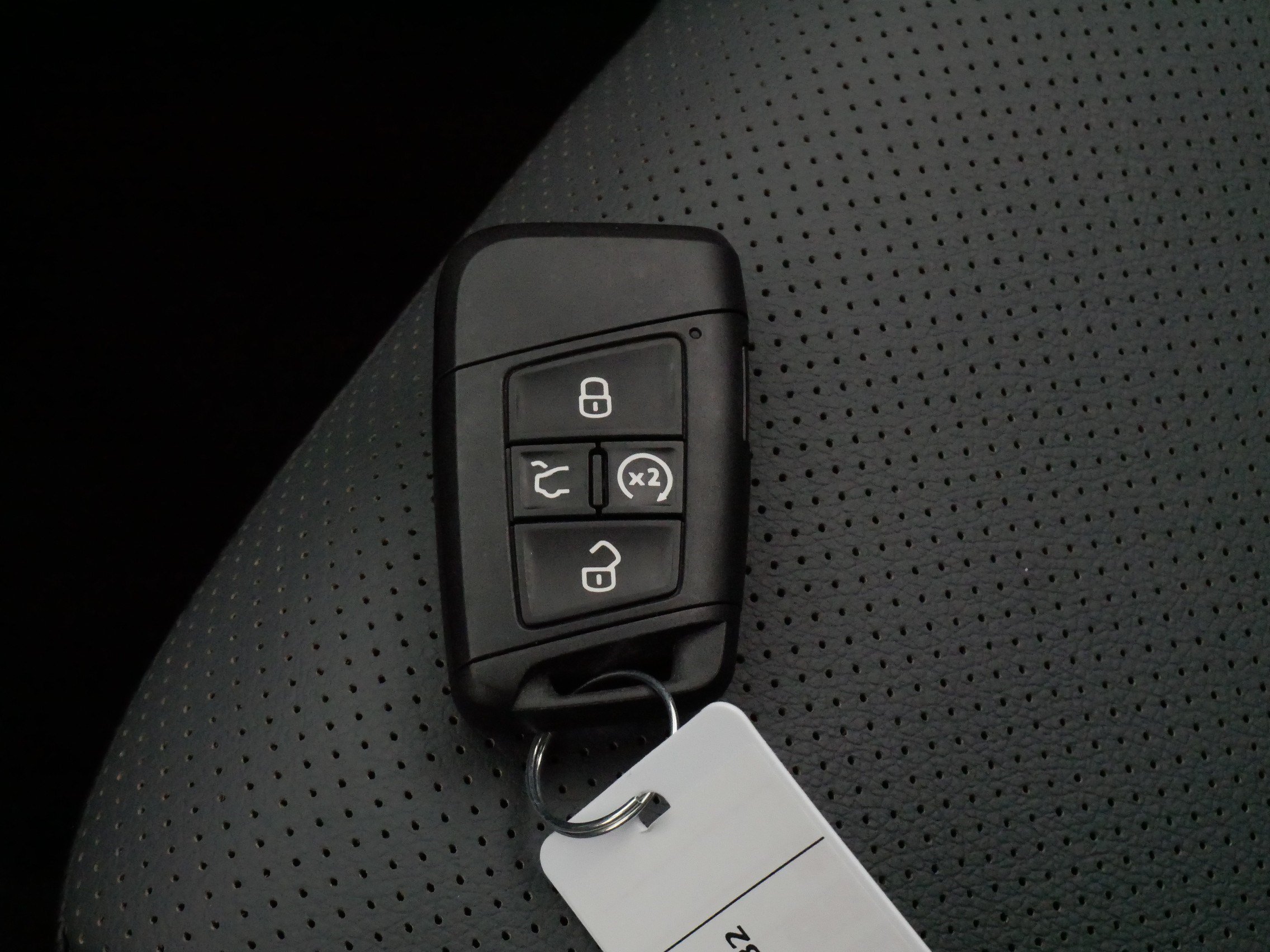 Used 2026 Volkswagen Jetta SEL FWD image 32