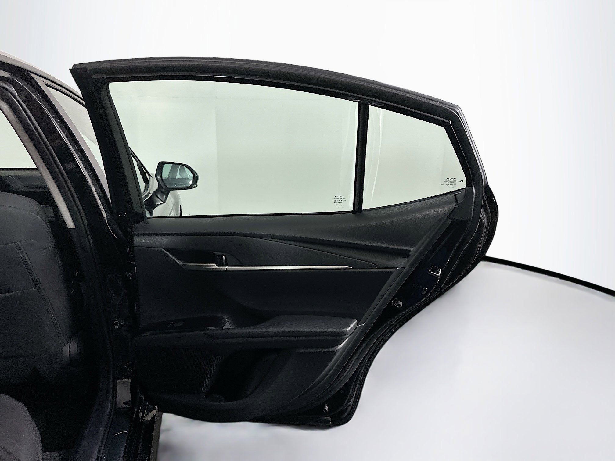 Used 2025 Toyota Camry LE image 30