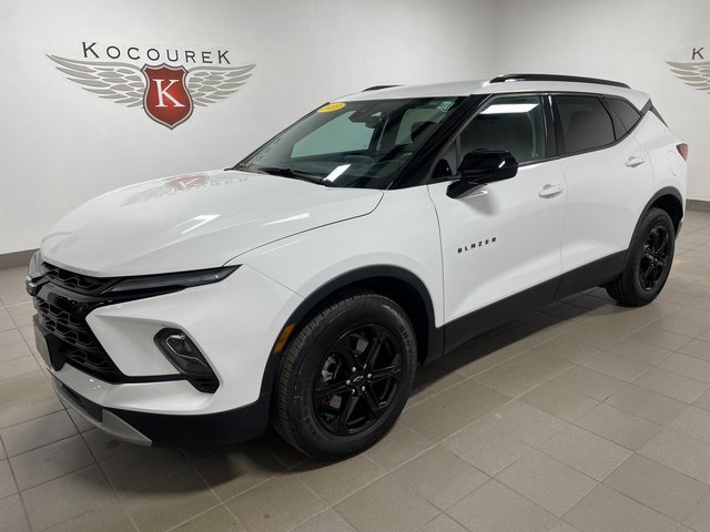 Used 2023 Chevrolet Blazer LT w/ Convenience Package image 3