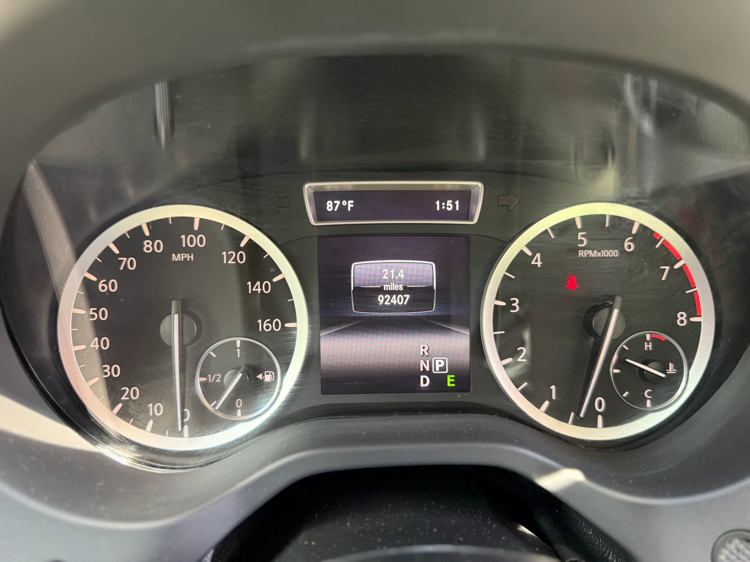 Used 2017 INFINITI QX30 Premium w/ Navigation Package image 11