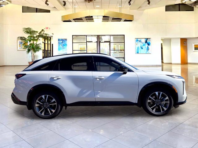 Used 2027 INFINITI QX65 Luxe w/ Cargo Package AWD/4WD image 4