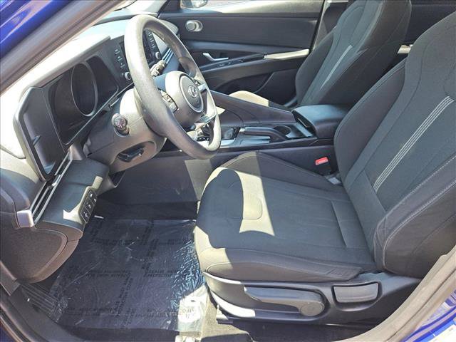 Used 2023 Hyundai Elantra SE w/ Preferred Accessory Package FWD image 10