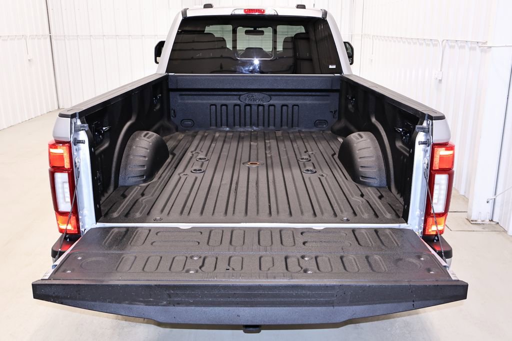 Certified 2022 Ford F250 Lariat w/ Black Appearance Package image 41