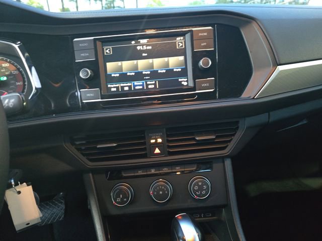 Used 2021 Volkswagen Jetta S image 21