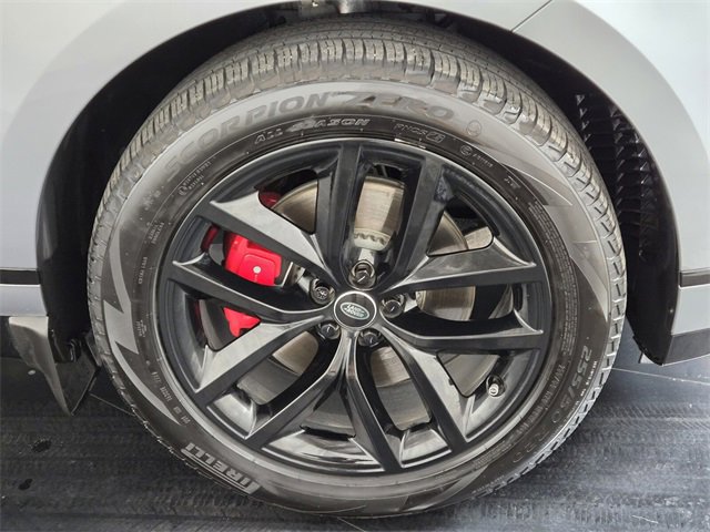 Used 2025 Land Rover Range Rover Velar Dynamic SE image 9