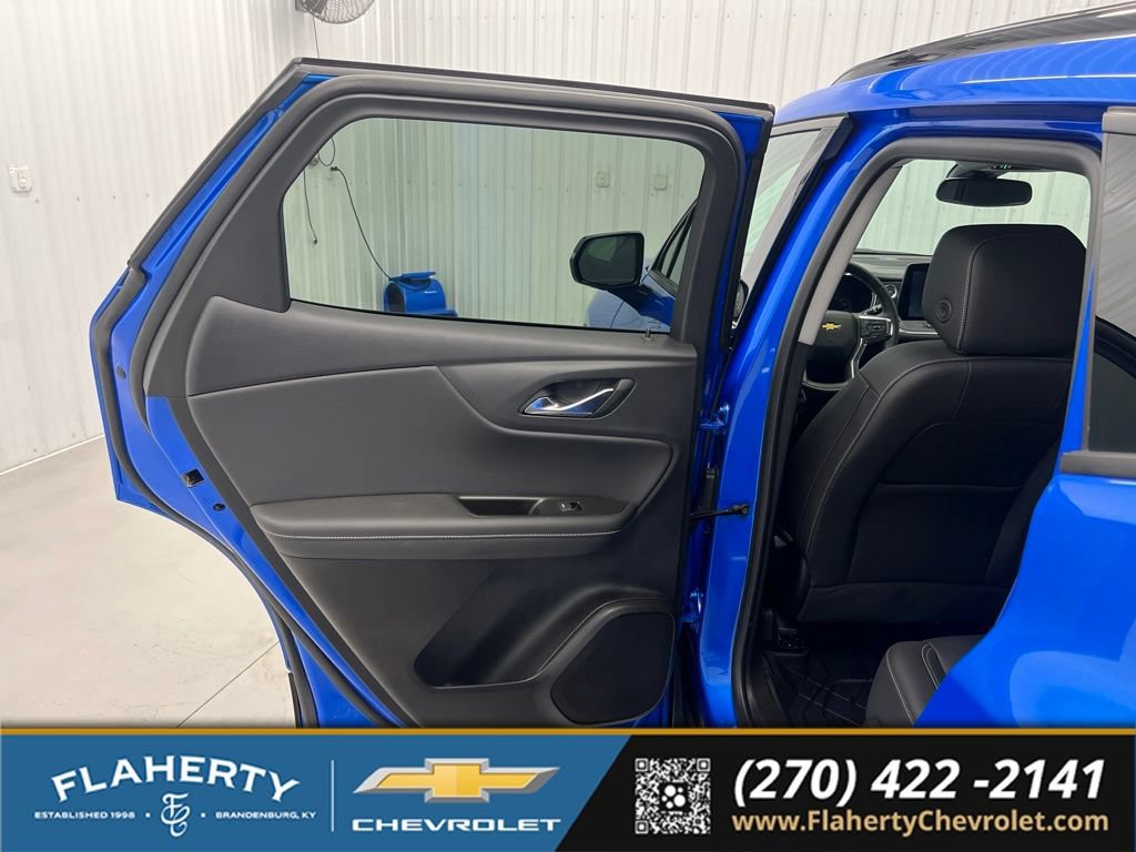 Used 2025 Chevrolet Blazer LT w/ Midnight/Sport Edition FWD image 10