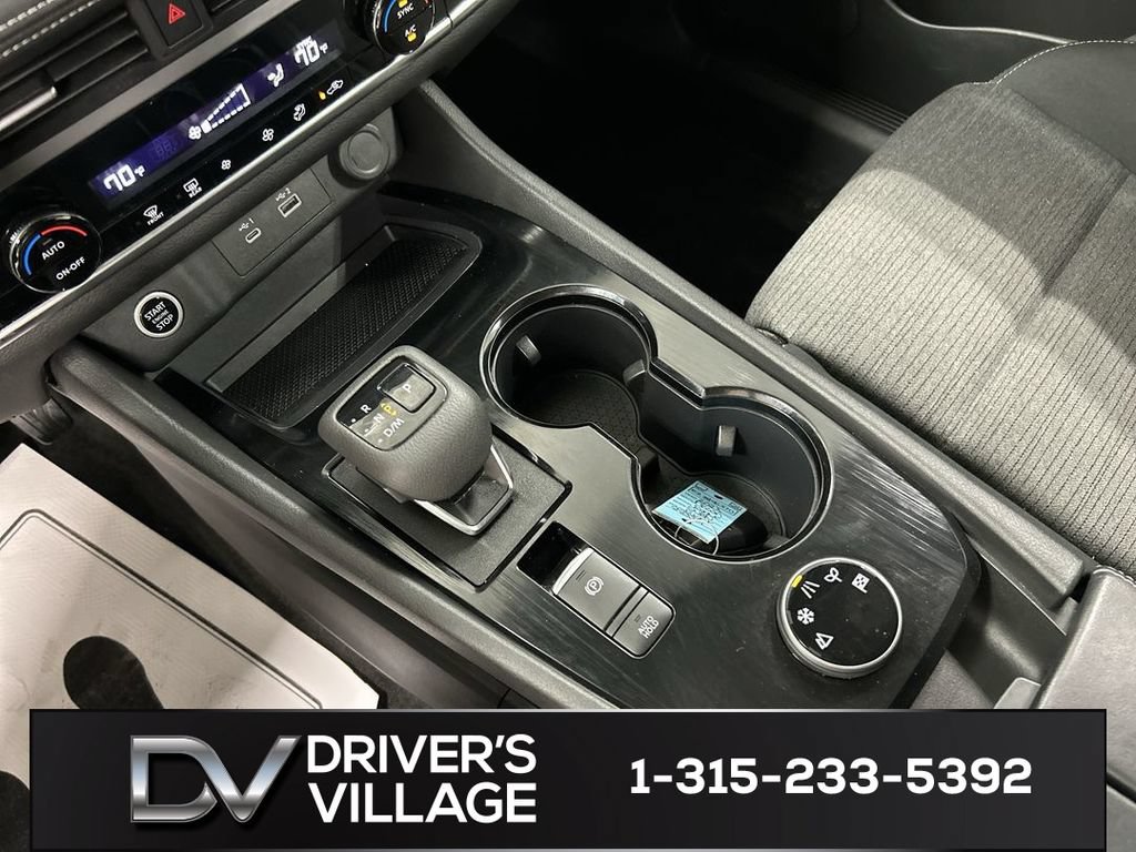 Used 2023 Nissan Rogue SV AWD/4WD image 17