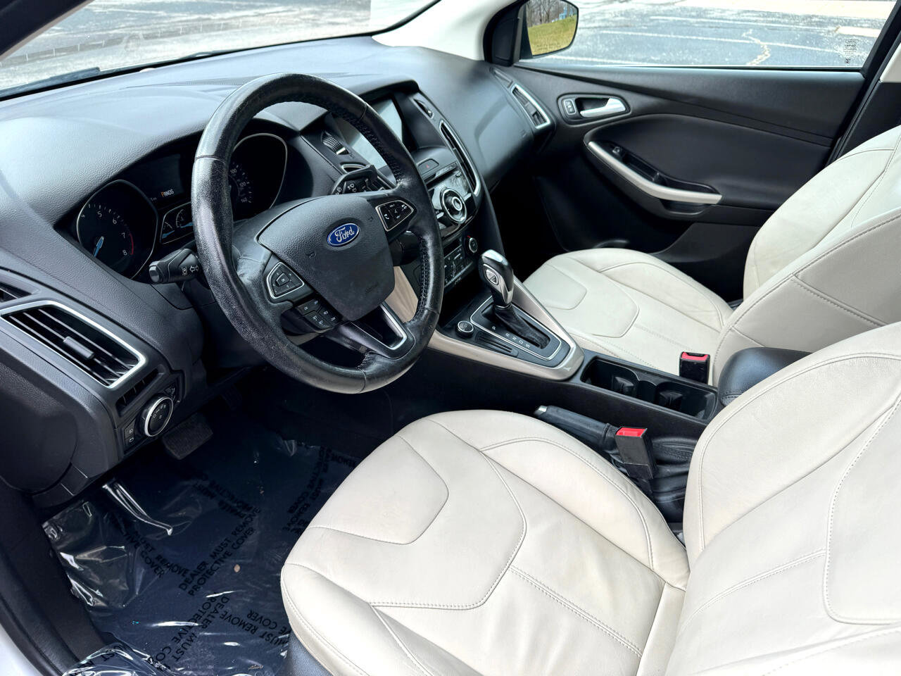 Used 2016 Ford Focus Titanium w/ Titanium Technology Package FWD image 25
