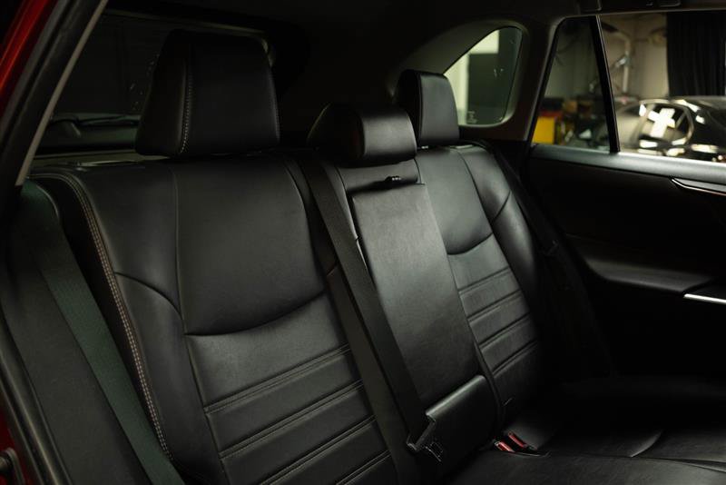 Used 2021 Toyota RAV4 XLE Premium w/ Carpet Mat Package (TMS) FWD image 17