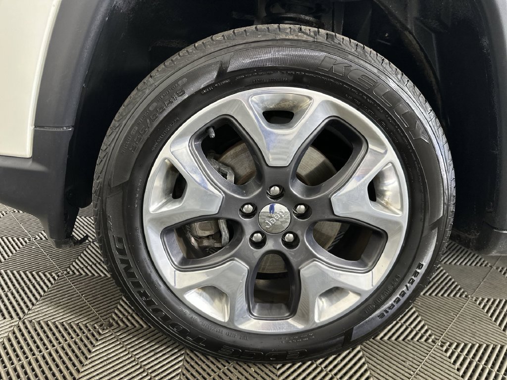 Used 2019 Jeep Compass Limited AWD/4WD image 34