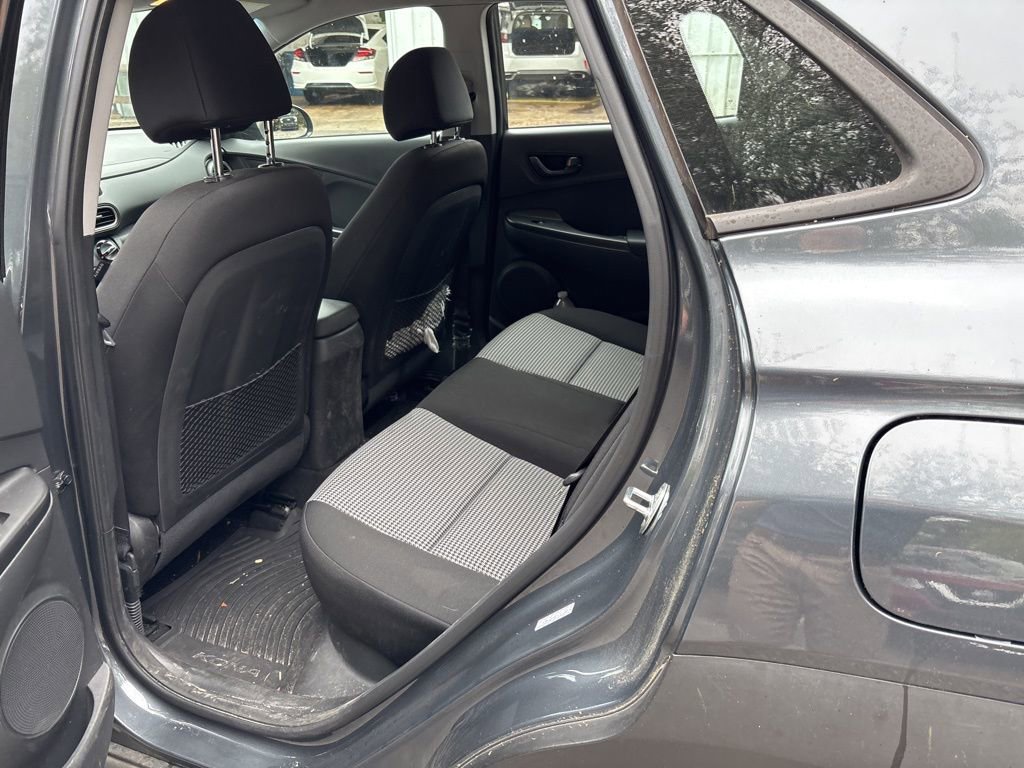 Used 2021 Hyundai Kona SE w/ Winter Weather Package image 3