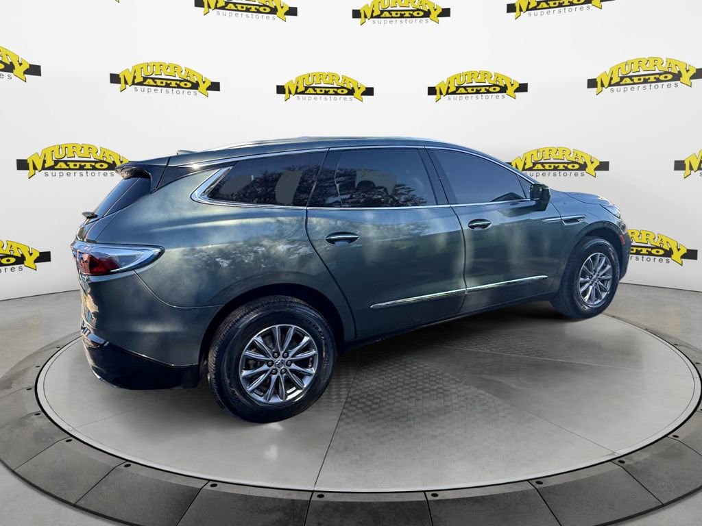 Used 2023 Buick Enclave Essence image 5