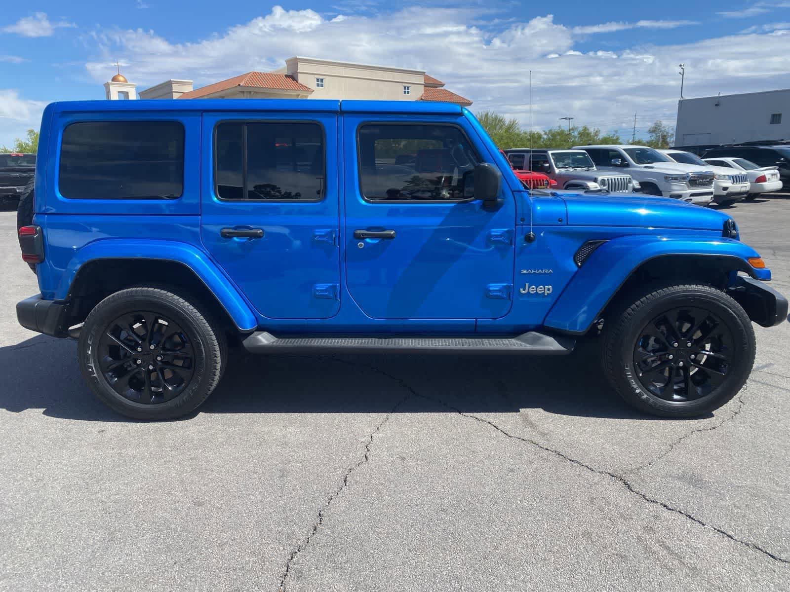 Used 2022 Jeep Wrangler Unlimited Sahara AWD/4WD image 4