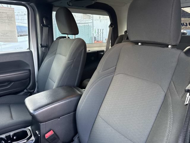 Certified 2019 Jeep Wrangler Sport AWD/4WD image 18