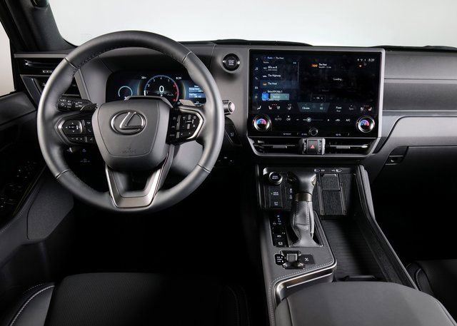 Used 2025 Lexus GX 550 550 Luxury+ w/ Accessory Package (2T) image 11