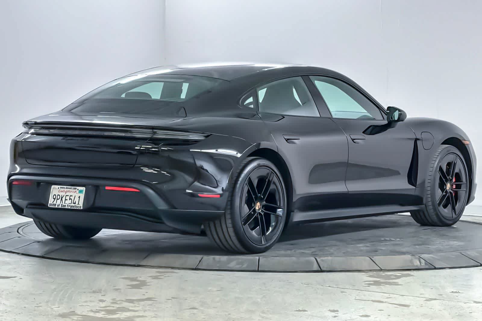 Used 2025 Porsche Taycan 4S AWD/4WD image 2
