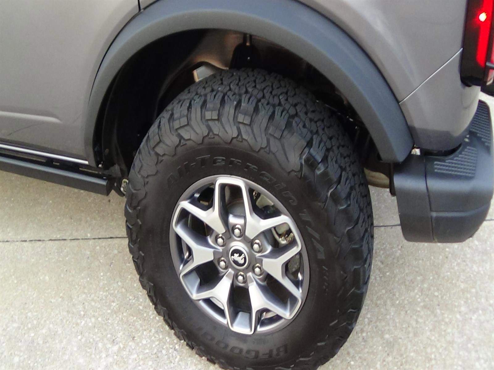 Used 2023 Ford Bronco Badlands image 9