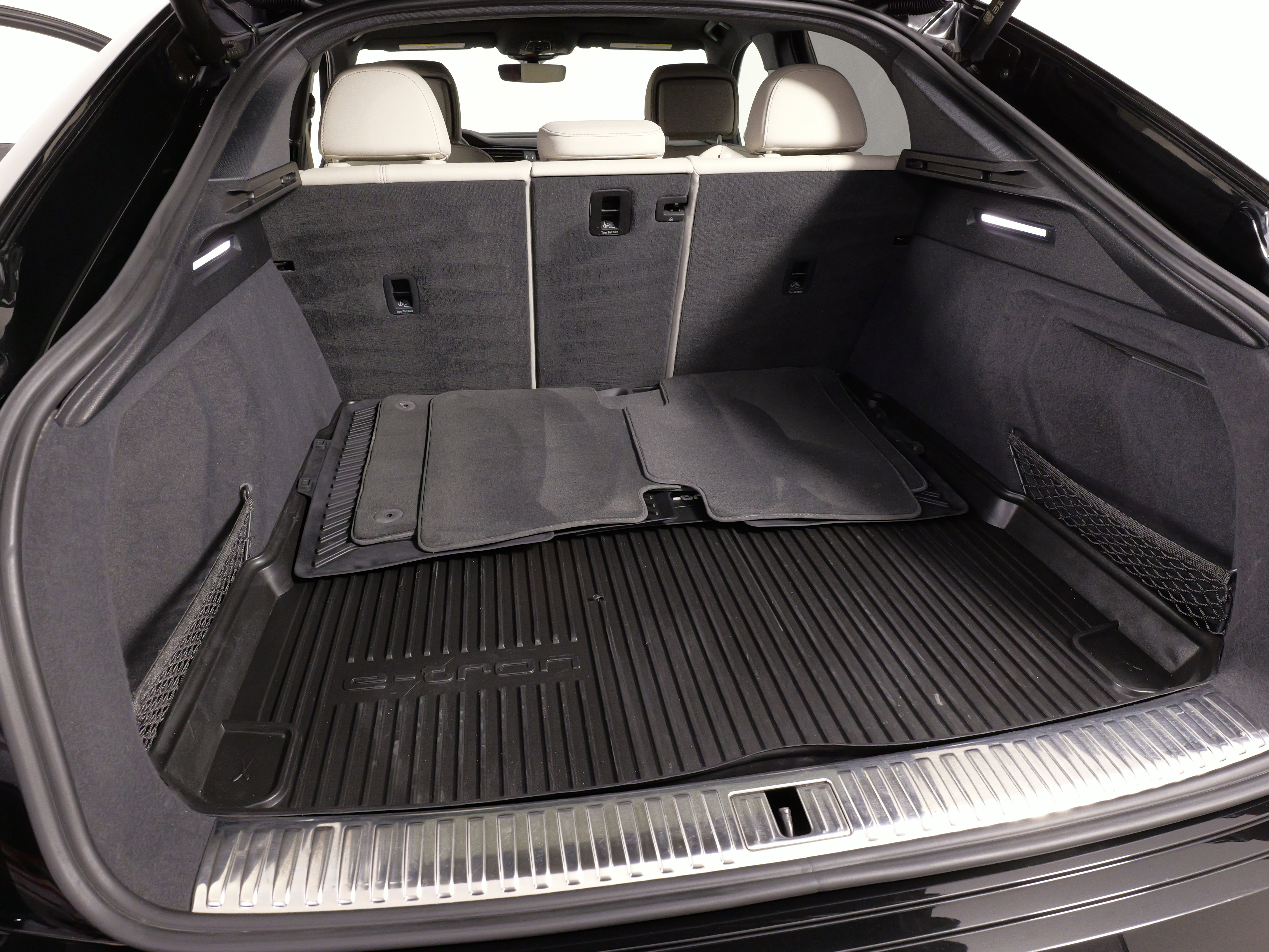 Used 2024 Audi Q8 e-tron Premium Plus w/ Premium Plus Package image 62