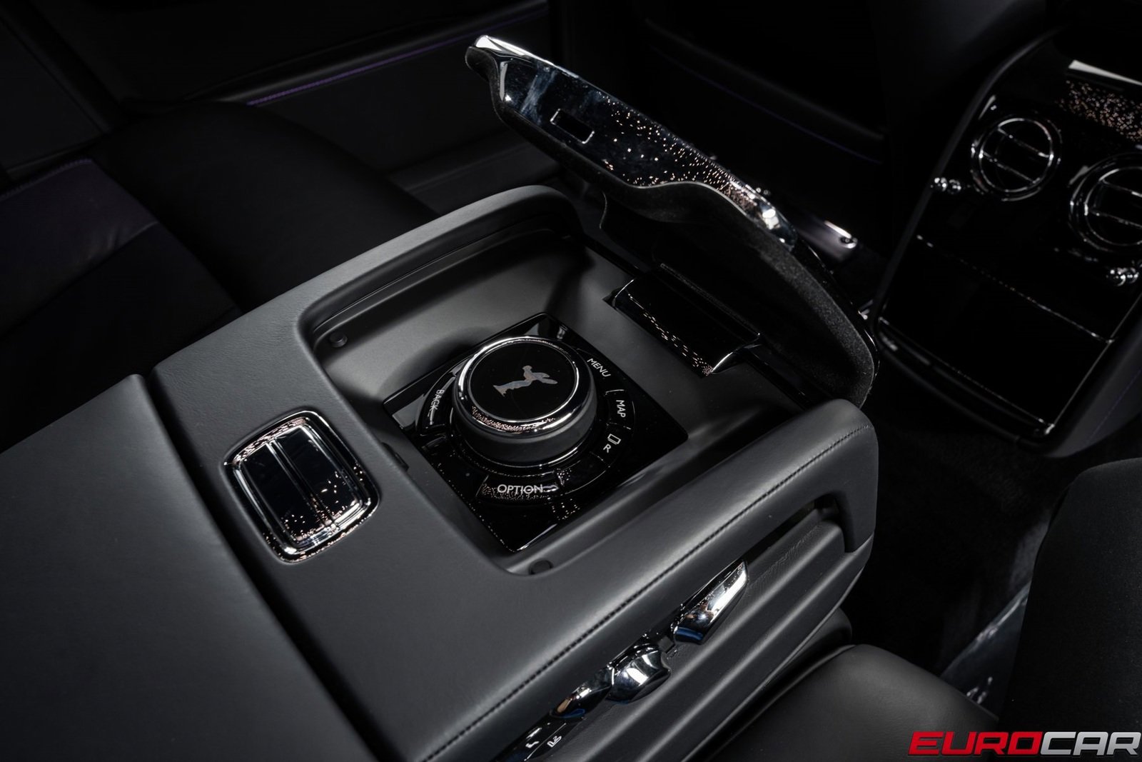 Used 2024 Rolls-Royce Phantom Sedan image 42