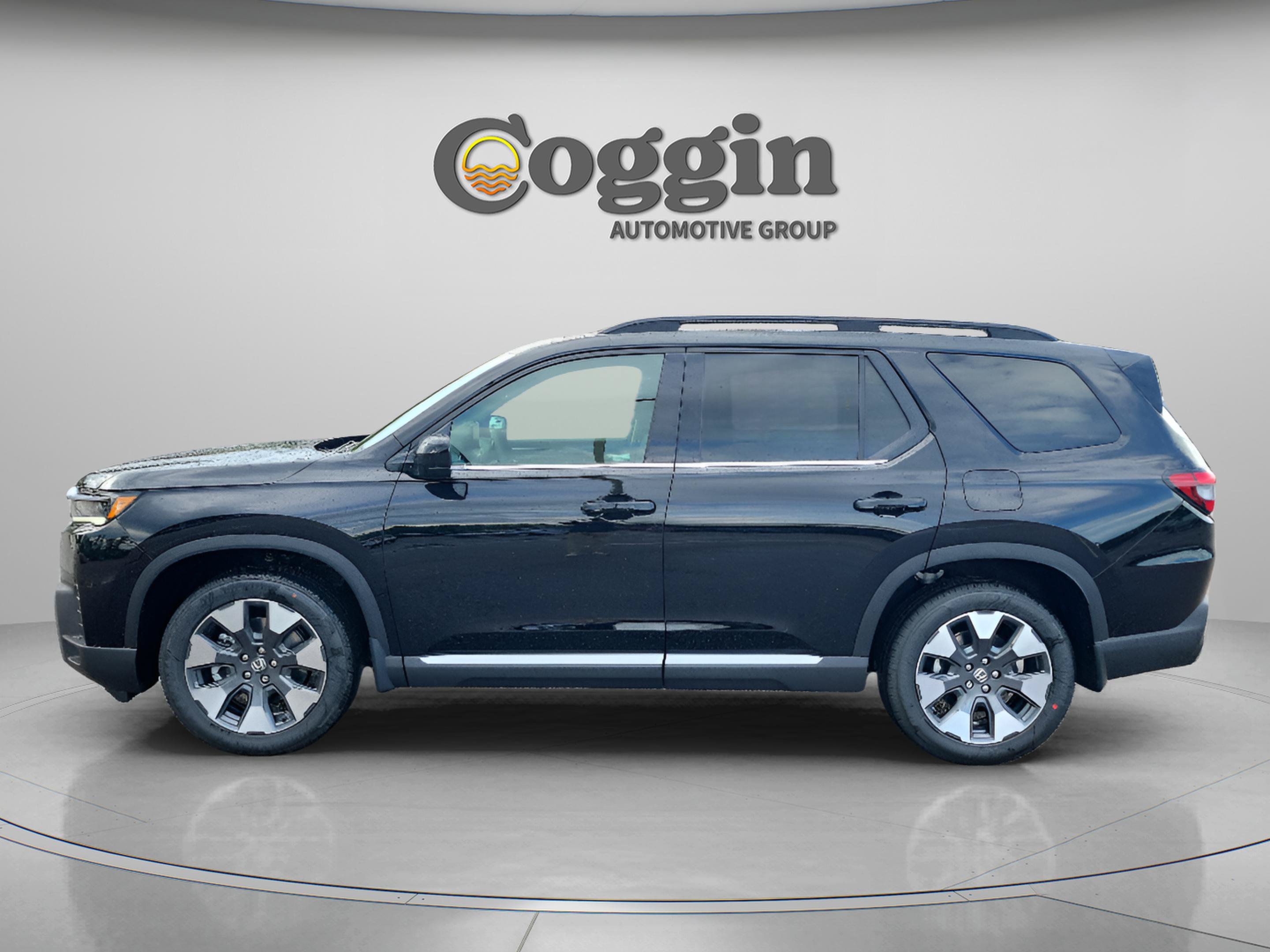 New 2026 Honda Pilot Touring image 2