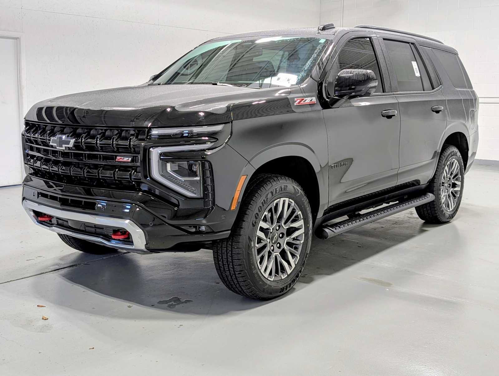 Certified 2025 Chevrolet Tahoe Z71 w/ Comfort Package AWD/4WD image 1