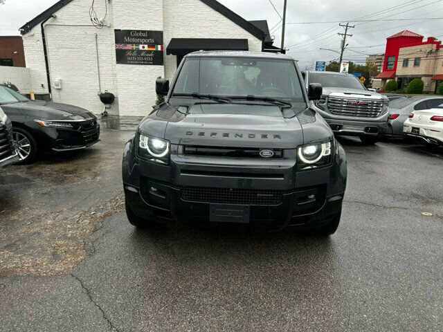 Used 2023 Land Rover Defender 130 X-Dynamic SE image 8