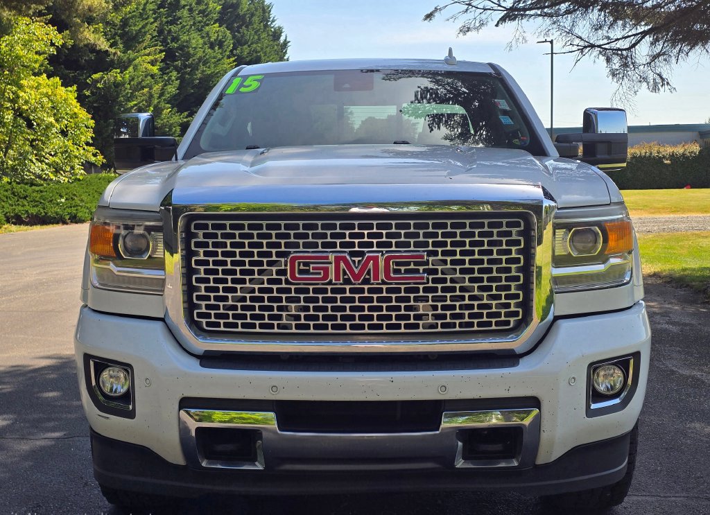 Used 2015 GMC Sierra 3500 Denali w/ Duramax Plus Package AWD/4WD image 8