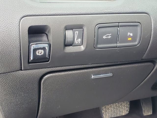 Used 2018 Chevrolet Impala Premier FWD image 16