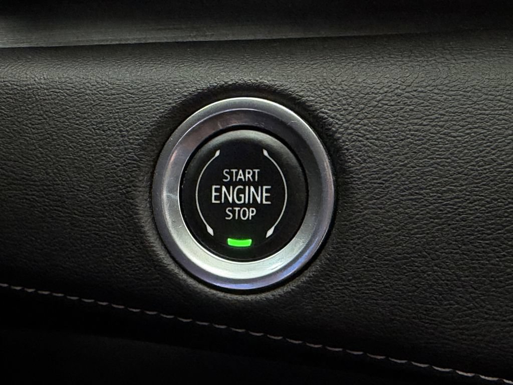 Used 2021 Cadillac Escalade Sport w/ Driver Assist Tech Package AWD/4WD image 21