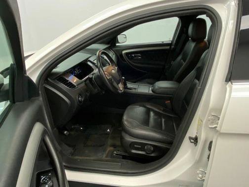 Used 2015 Ford Taurus SEL w/ Equipment Group 201A FWD image 21