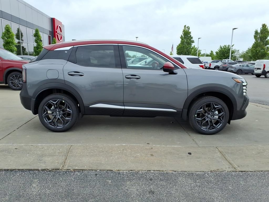 New 2026 Nissan Kicks SR FWD image 9