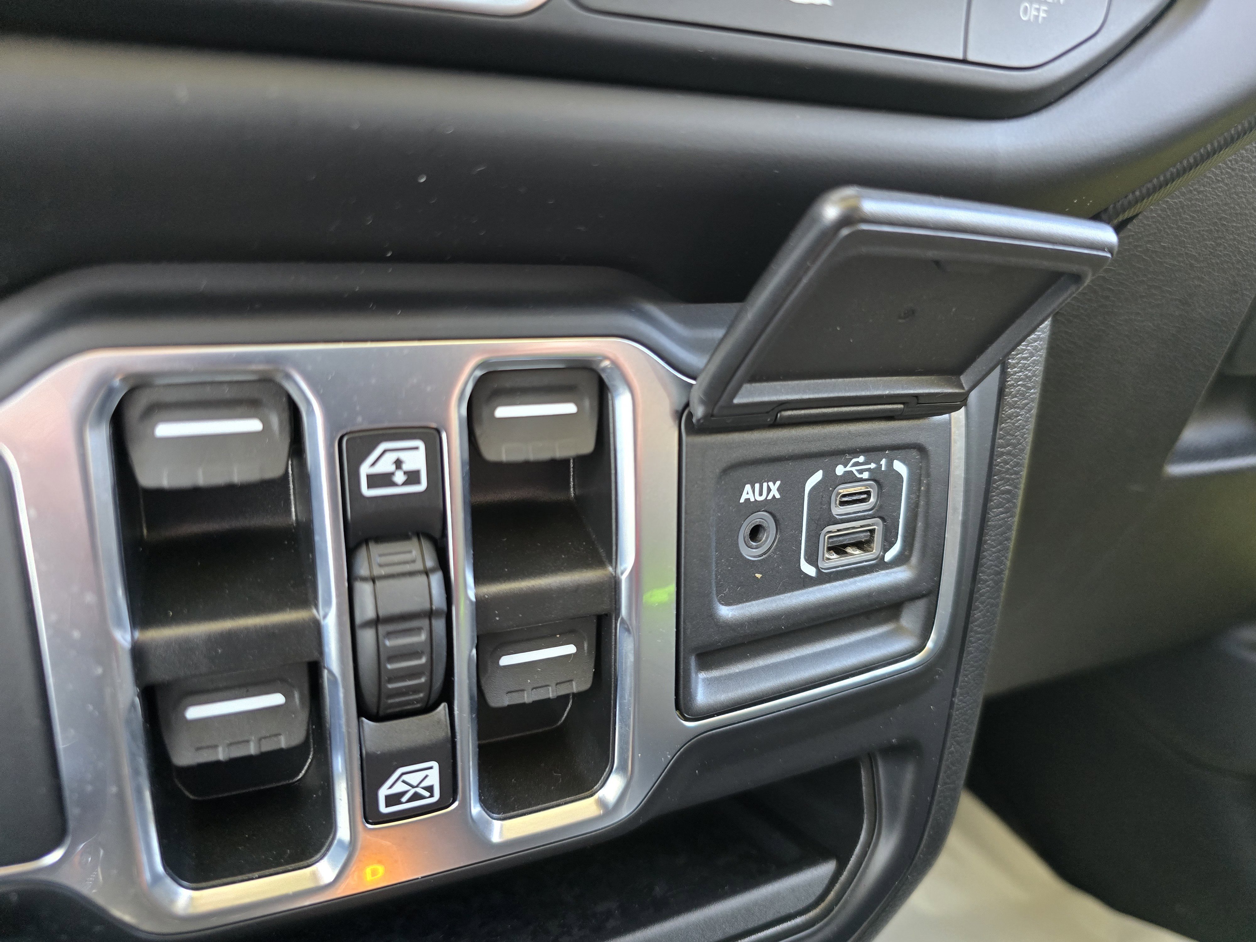 Used 2022 Jeep Wrangler Unlimited Sport image 35