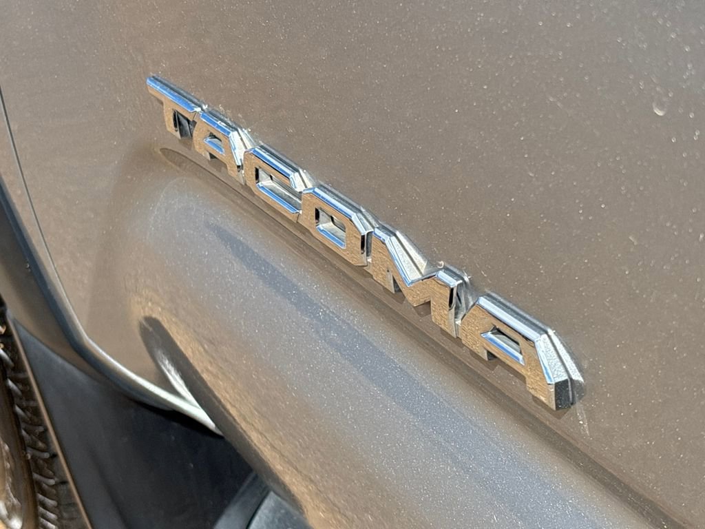 Used 2022 Toyota Tacoma TRD Off-Road image 34