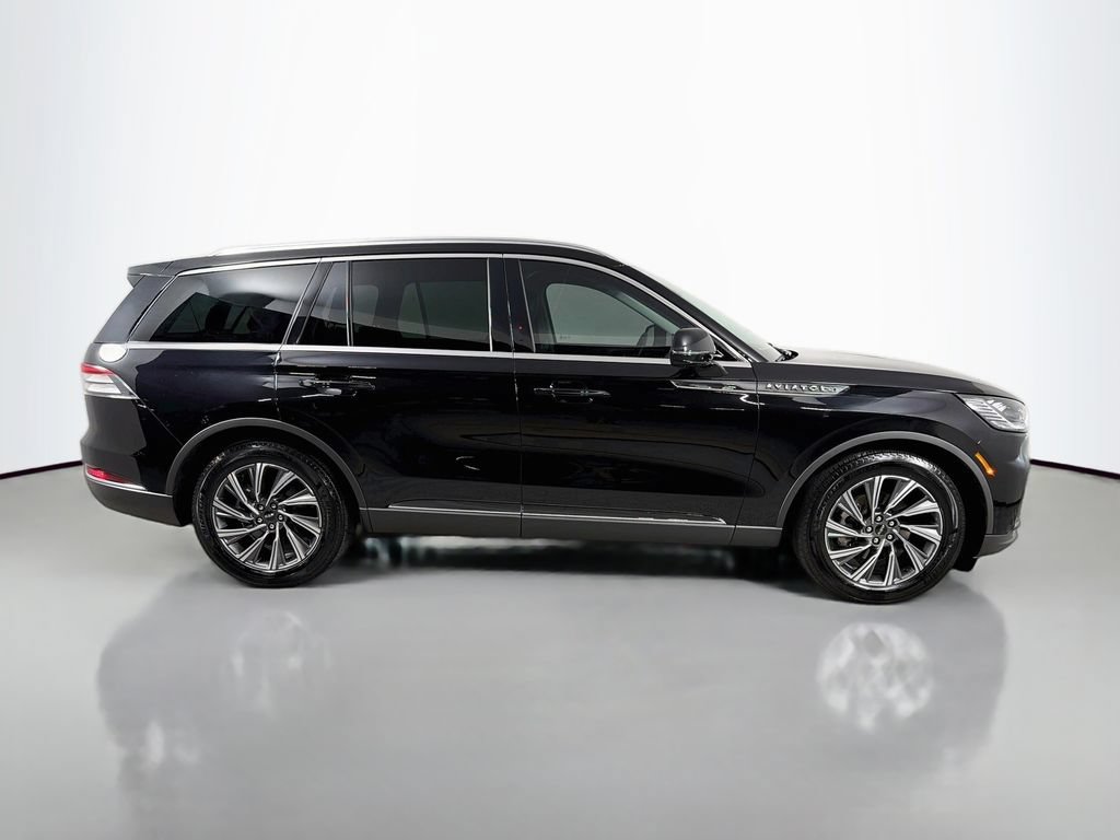 Used 2026 Lincoln Aviator 2WD image 4