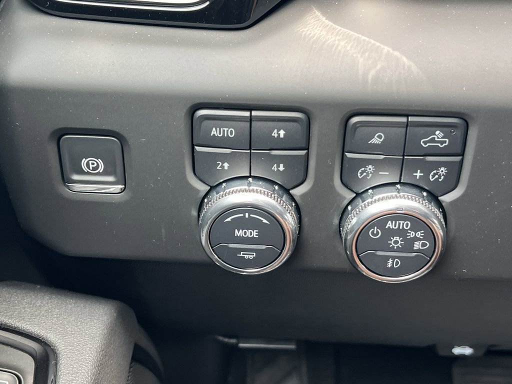 New 2025 GMC Sierra 1500 AT4 w/ Technology Package image 11