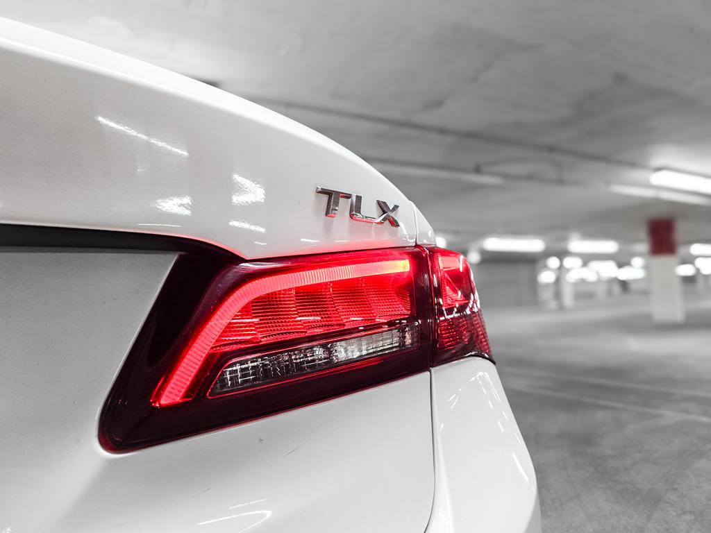 Used 2015 Acura TLX FWD image 9