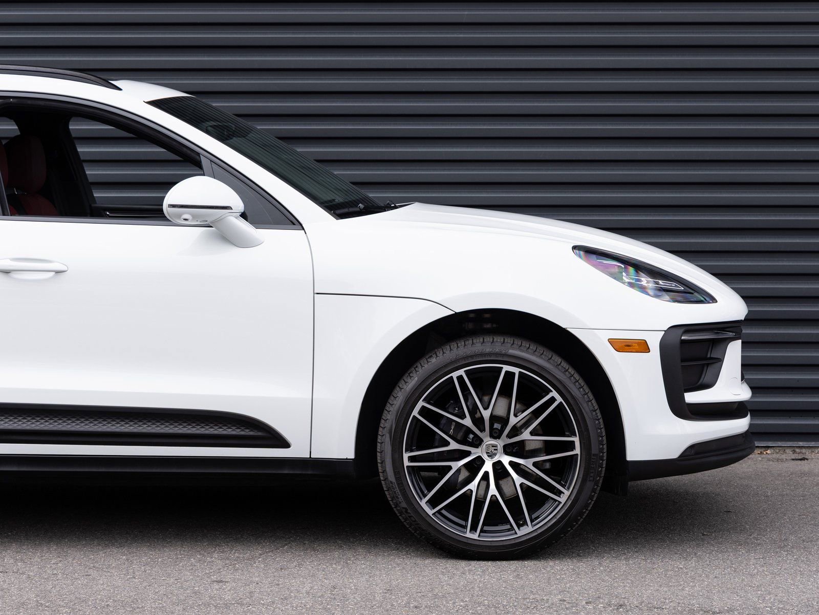 Certified 2024 Porsche Macan image 9