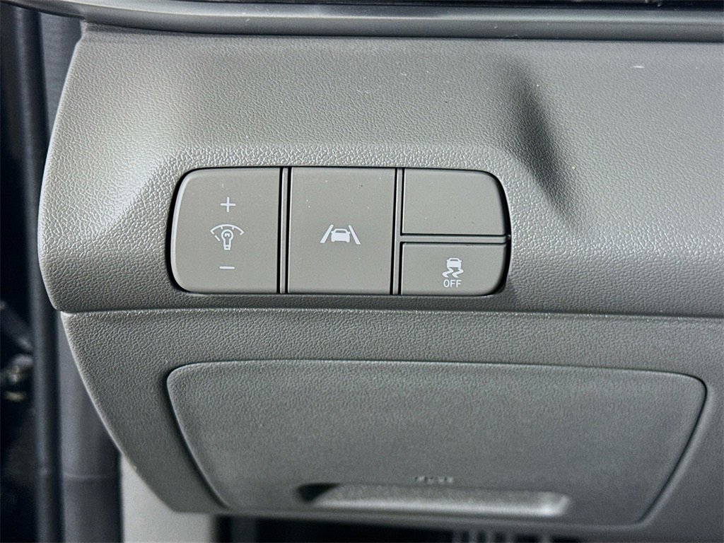 Certified 2022 Hyundai Elantra SEL image 18