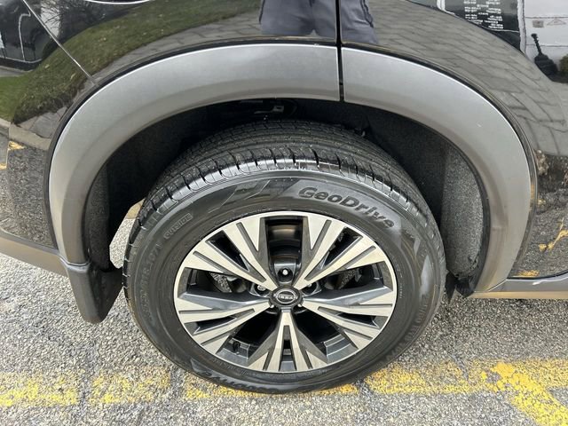 Used 2023 Nissan Rogue SV image 12