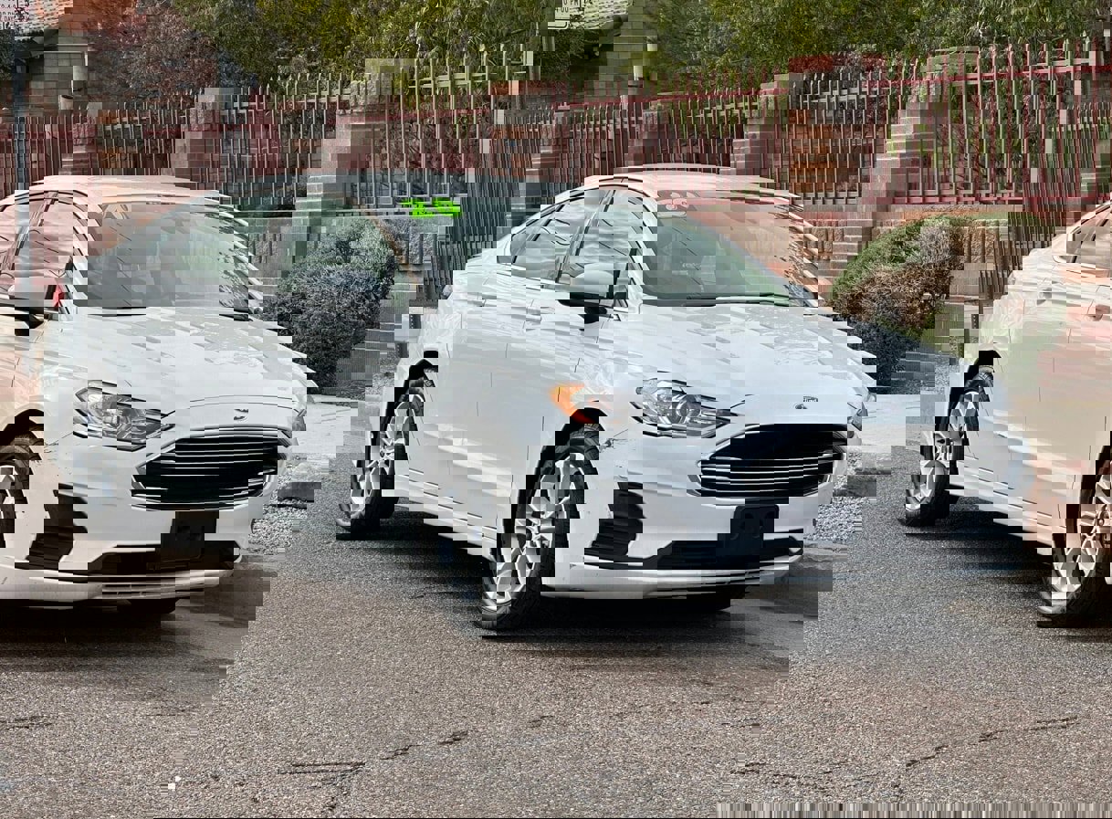 Used 2020 Ford Fusion SE image 7