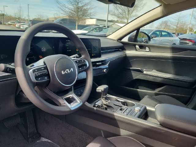 New 2026 Kia K5 LXS FWD image 11