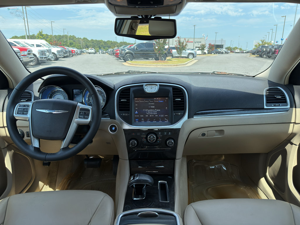 Used 2013 Chrysler 300 RWD image 9