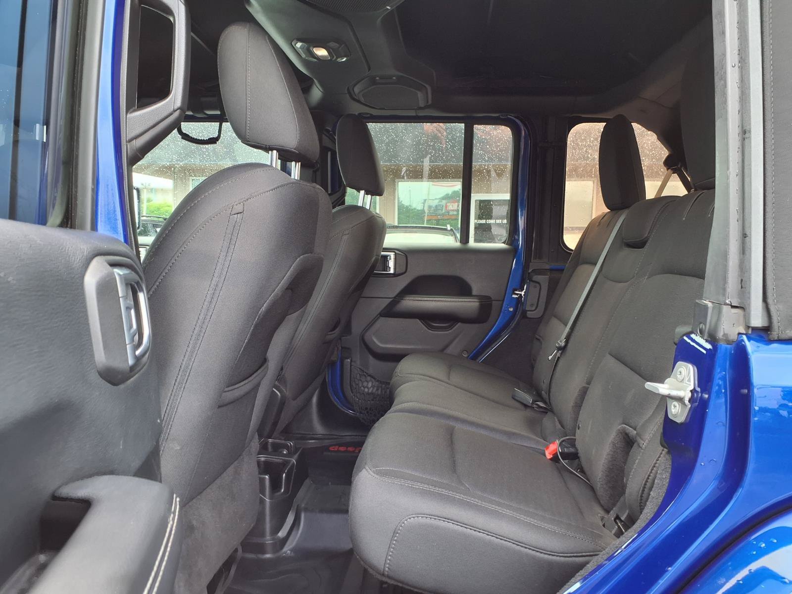 Used 2018 Jeep Wrangler Unlimited Sahara AWD/4WD image 25