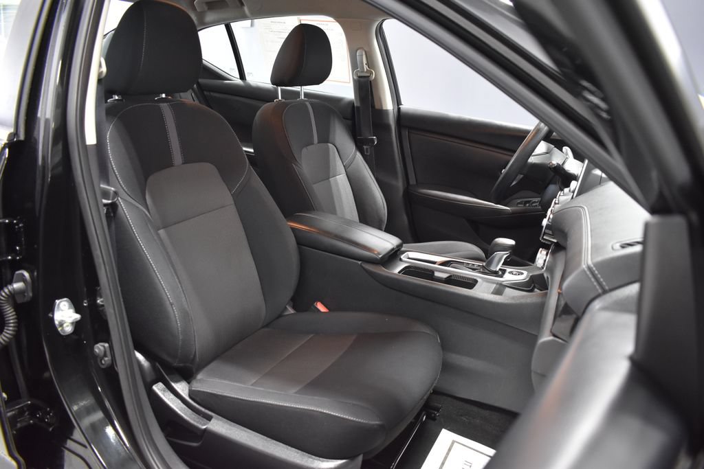 Certified 2023 Nissan Sentra SV FWD image 14