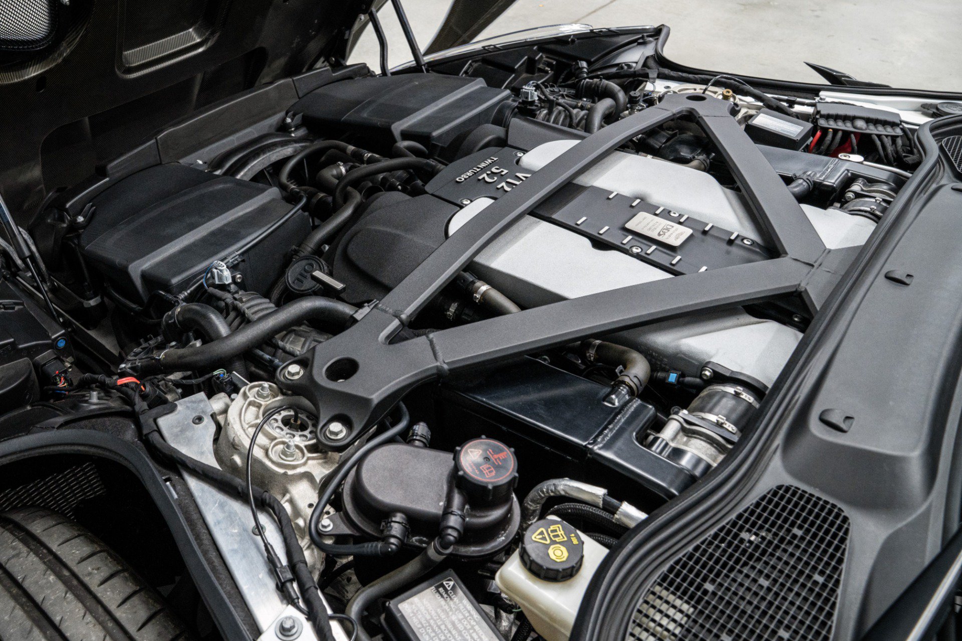 Used 2019 Aston Martin DBS Superleggera RWD image 39