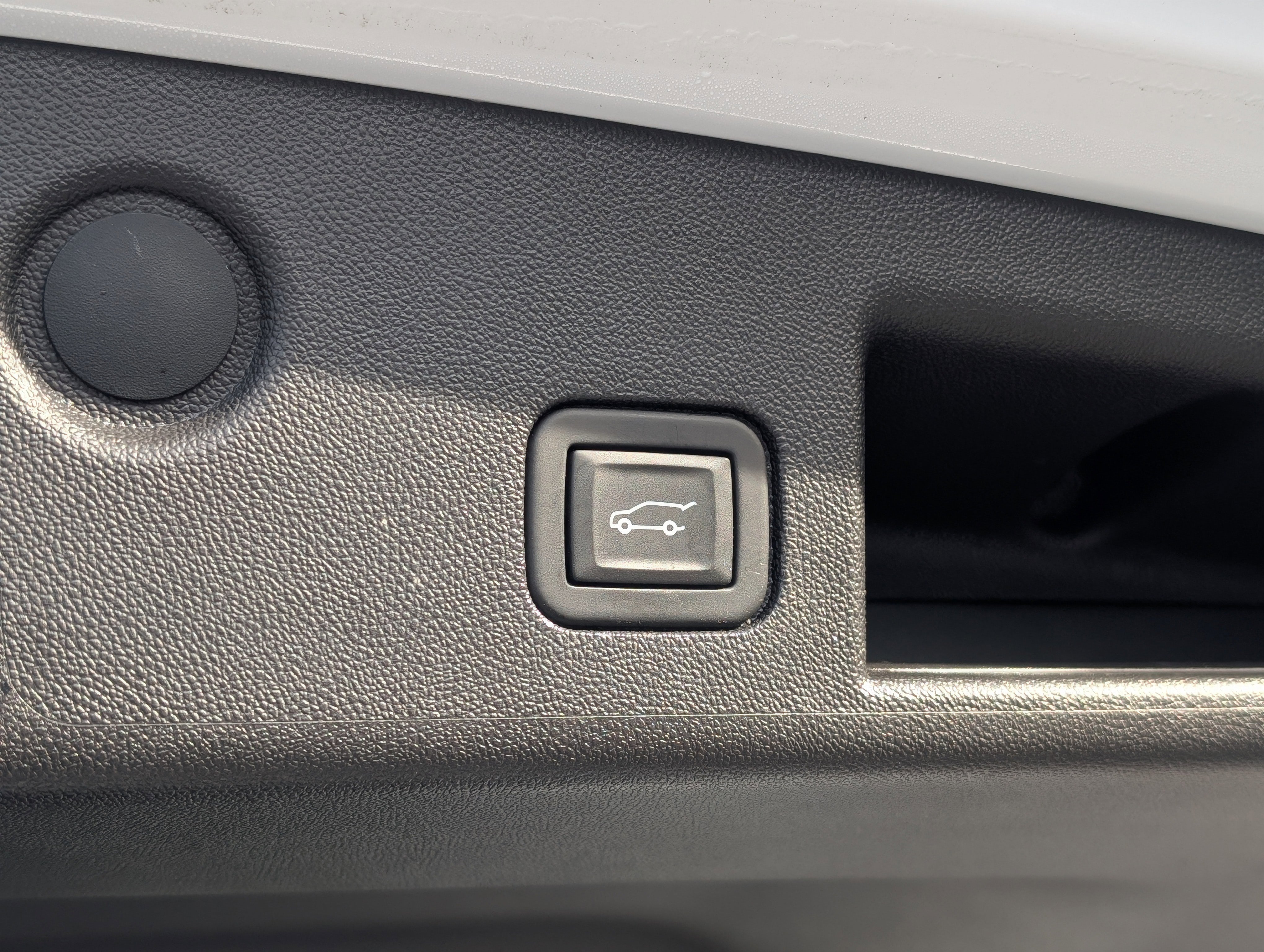 Used 2024 Chevrolet Equinox LT w/ LPO, Floor Liner Package image 37