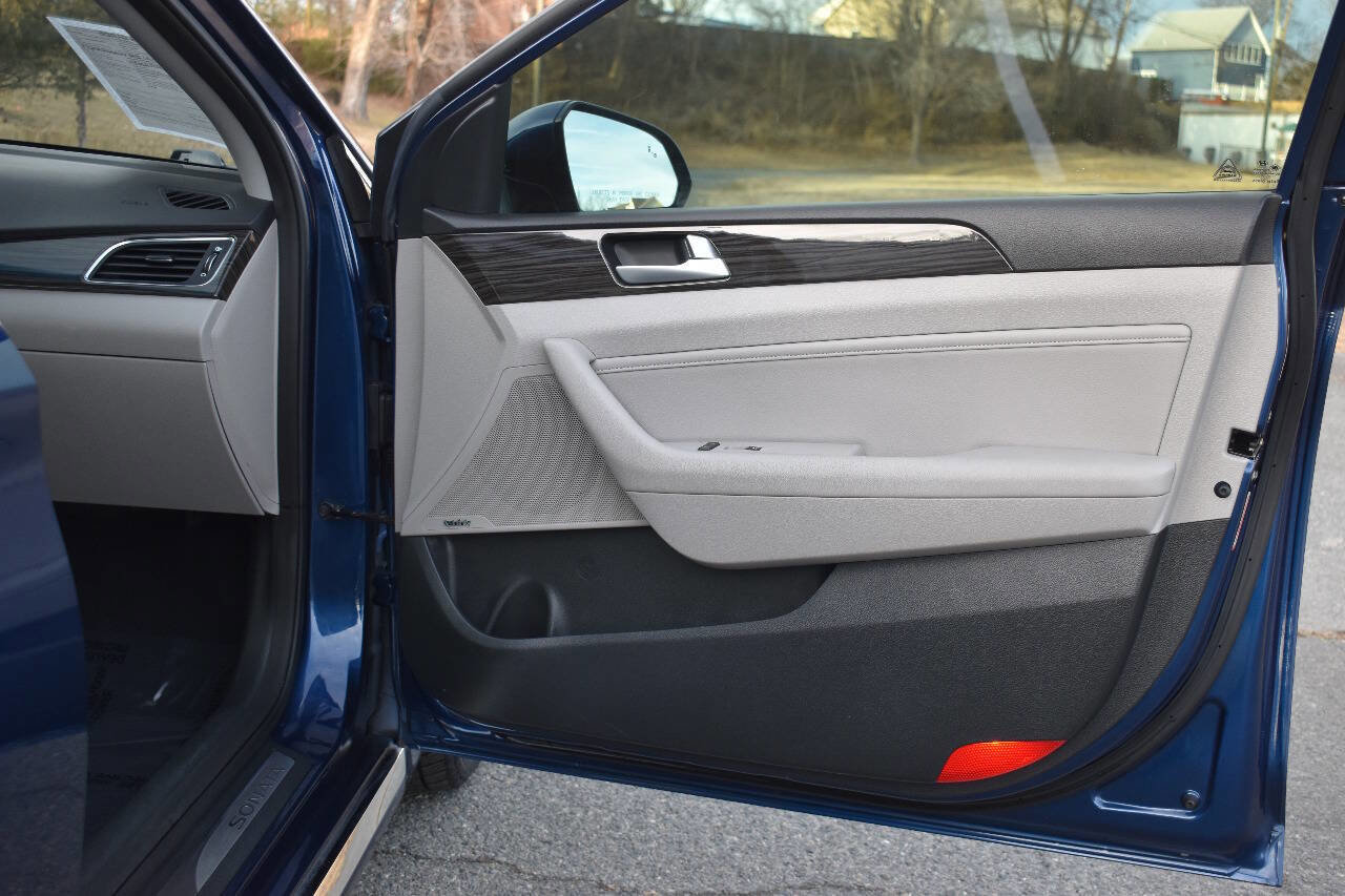 Used 2015 Hyundai Sonata Limited w/ Option Group 06 image 10