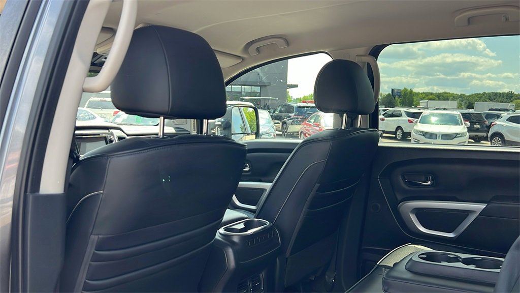 Used 2018 Nissan Titan PRO-4X image 32