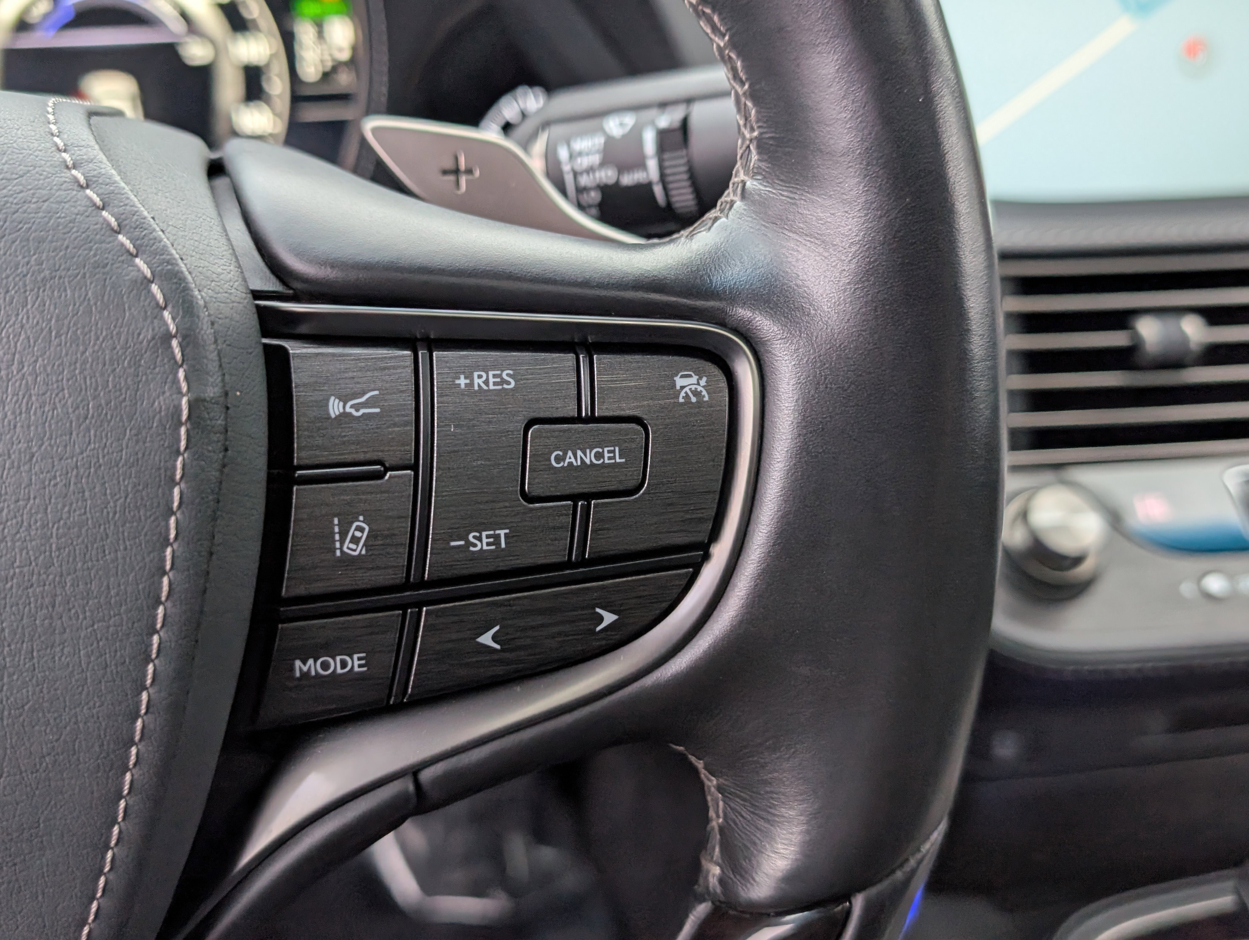 Used 2020 Lexus LS 500h AWD w/ Luxury Package image 25