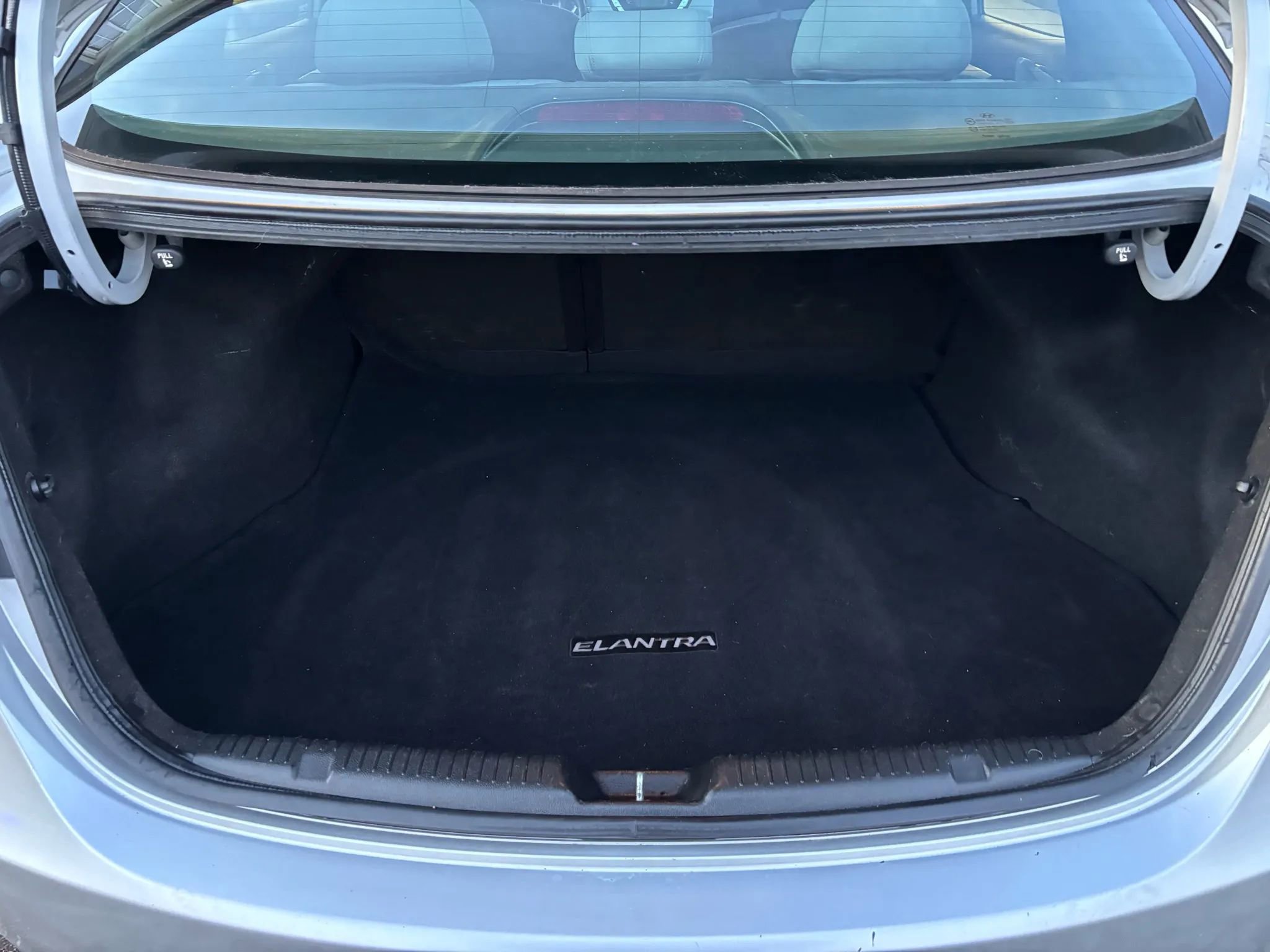 Used 2012 Hyundai Elantra GLS image 11